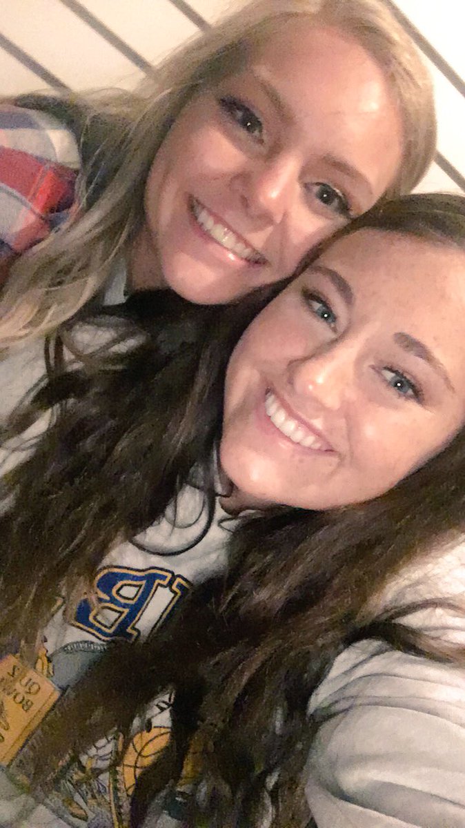 bina_34's tweet photo. happy birthday, love 💕 @Amelia_Stene https://t.co/HLNLjSOYeY