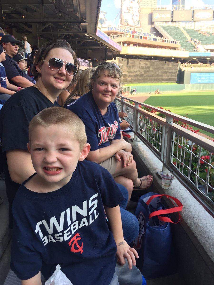 M_chase90's tweet photo. #twinspic https://t.co/gkWV8DlcoE