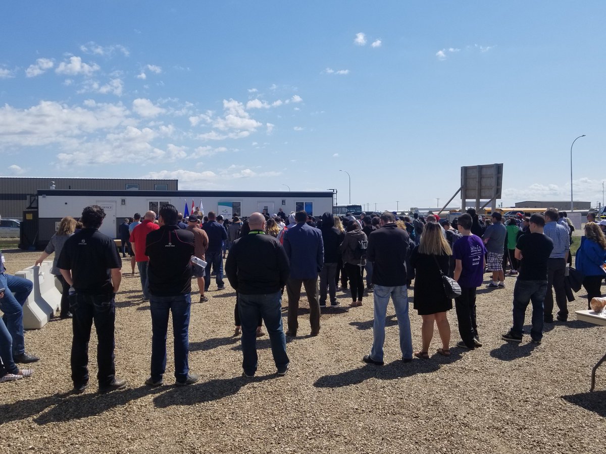 ElliottBessey's tweet photo. Great day today at the NLPS Trades Carnival. Fun...games...hands on learning. #nlsd69 #LLBOutreach #JLAOutreach #CrossroadsOutreach #CLOSOutreach #BOSOutreach https://t.co/hmdxQtTodX