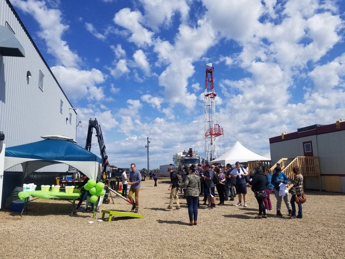 ElliottBessey's tweet photo. Great day today at the NLPS Trades Carnival. Fun...games...hands on learning. #nlsd69 #LLBOutreach #JLAOutreach #CrossroadsOutreach #CLOSOutreach #BOSOutreach https://t.co/hmdxQtTodX