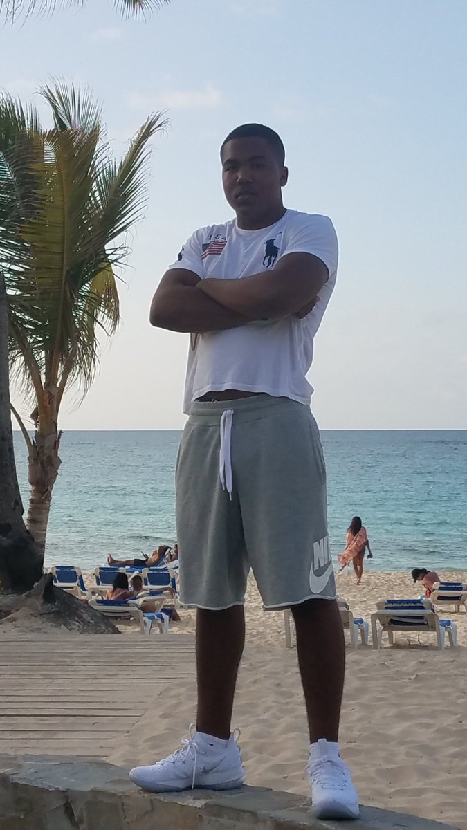 IsaiahEvans2018's tweet photo. Summer 2018 Punta Cana https://t.co/CxlvXs5buz