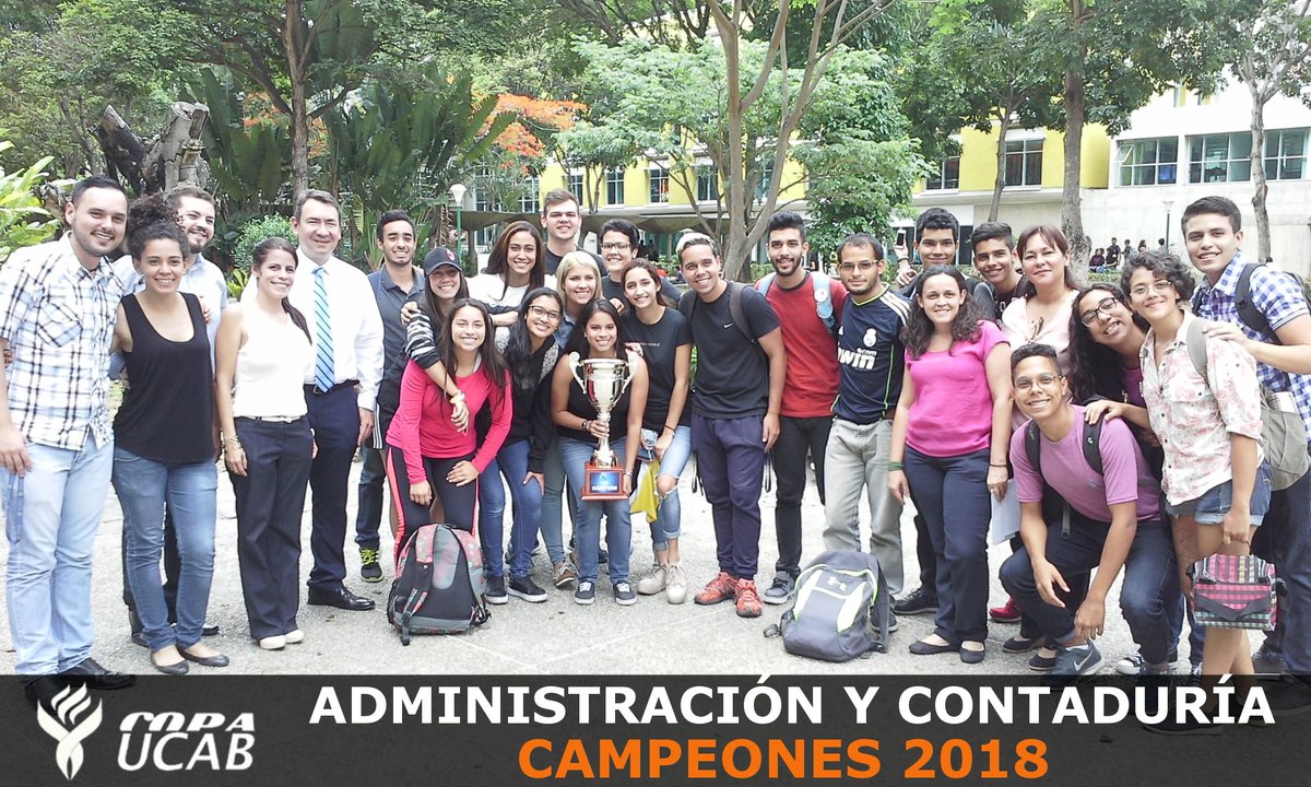 El día de hoy acompañados por el Director de la Escuela de Administración y Contaduría, Profesores, estudiantes y atletas, los representantes del <a href="/ceac_ucab/">CEAC UCAB</a> recibieron el trofeo que los certifica como CAMPEONES de la #CopaUCAB2018. Felicitaciones.
@ucabeac #VidaUniversitaria