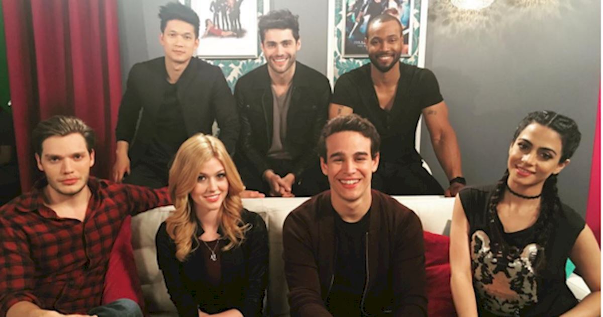 JEMR0SENDE's tweet photo. If you are still here, fighting to save SHADOWHUNTERS, rt this tweet. 
Ps: thank you for all of your tweet, for all of your love and passion. We're doing amazing, family.

#SaveShadowhunters #PickUpShadowhunters https://t.co/ZDjSwYKynV
