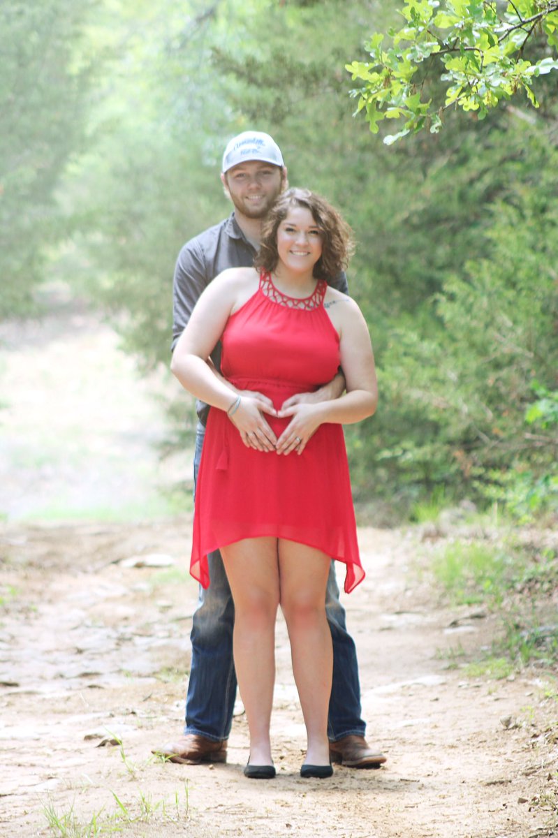 chelseakaelyn's tweet photo. Extremely excited to announce that our little family is growing! Baby Wright is expected to make its arrival December 17th and is already loved more than words can express! 
(Shoutout to @taynicole34_5 for the beautiful pictures!) https://t.co/qetpxEe5pH