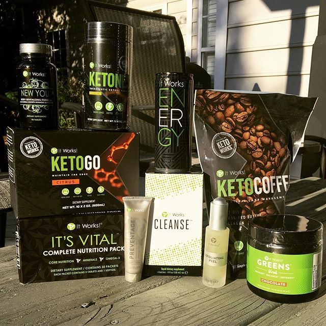 MINIRAMBLE's tweet photo. YAY!!! 😍 Look at all that #goodness that showed up on my front porch today.  Just in time to help me stay on track with our upcoming #familyvacation #adventure🙌🙌 So... you guys know I REALLY like to dig into #newthings 😉👍. I’m skeptical 🤨 and I w… https://t.co/YowRry2G58 https://t.co/COa8Z5hjnP