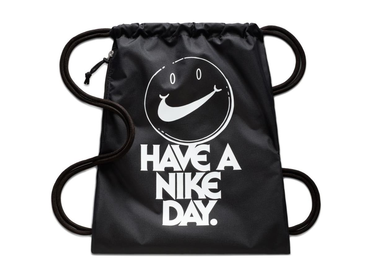 have a nike day bag