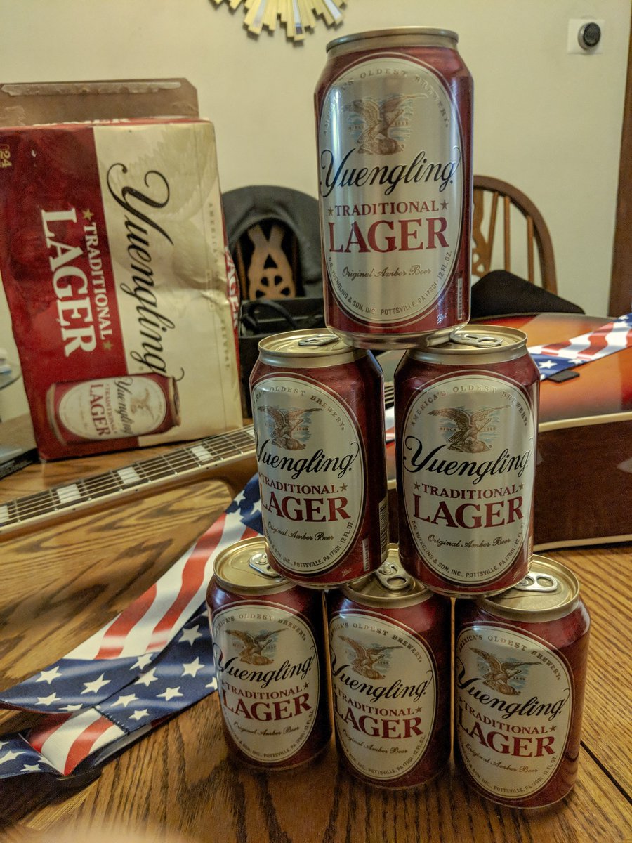 ChaseAucoin's tweet photo. I'm gonna make like Anakin Skywalker with these #Yuenglings I picked up during @MusicCityTech #BallmerPeak https://t.co/wrDdYYLbuj