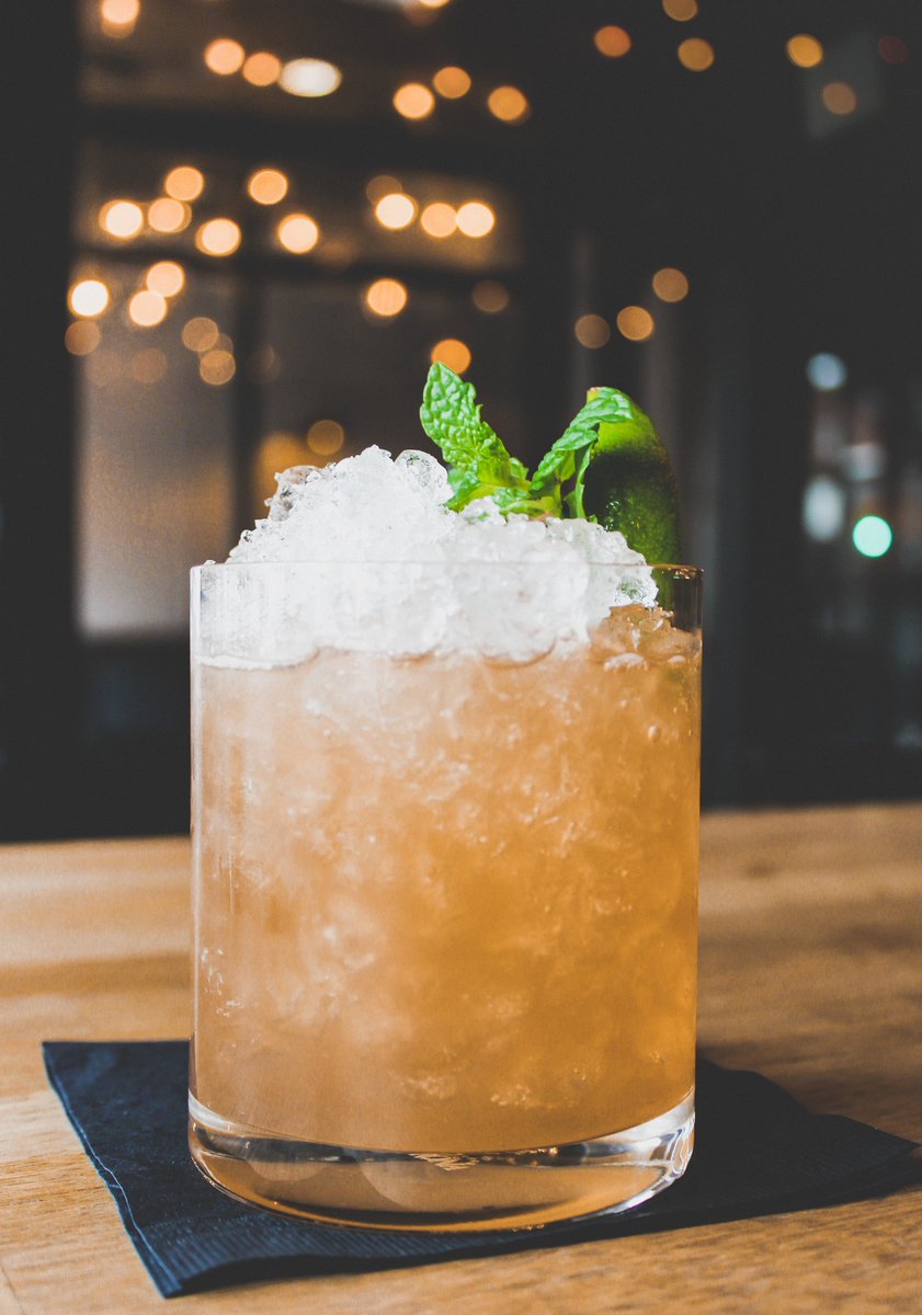 🔥GIVEAWAY🔥 Ready to try our new delish menu &amp; cocktails? A couple gift cards will help with that! We’ve partnered with Downtown Chow &amp; are giving away TWO x $50 GIFT CARDS.
TO ENTER: Head to their post on Instagram! -> instagram.com/p/Bjss_aPAQQ2/… #LoungeXVIII #YYC #yyceats