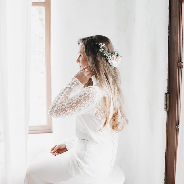 Jewelryworks's tweet photo. #Congratulations to Emily &amp; Justin ion their #Wedding! #ThankYou for sharing these beautiful photos with us. Wishing you every happiness!  #Love #GreenLakeJewelry #GreenLakeCouples https://t.co/D0E1XDIucQ