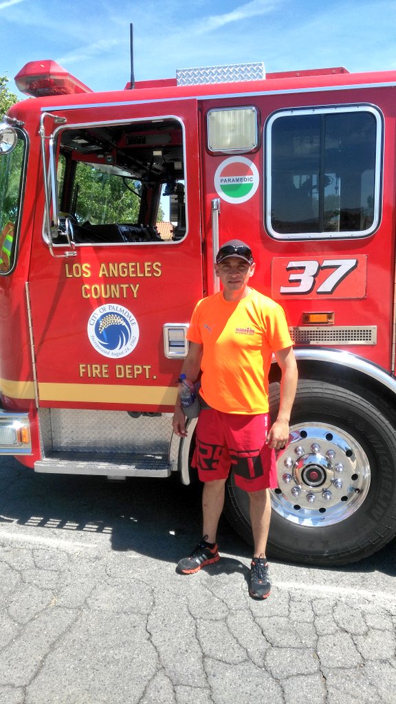 17JCGA's tweet photo. Caminando se llega muy lejos... y ¿a dónde van cansados pies? si el camino no termina. @LAFD thank you #firefighters #LAFD #engine24 #engine37 #engine131 https://t.co/NF8LykUtVV
