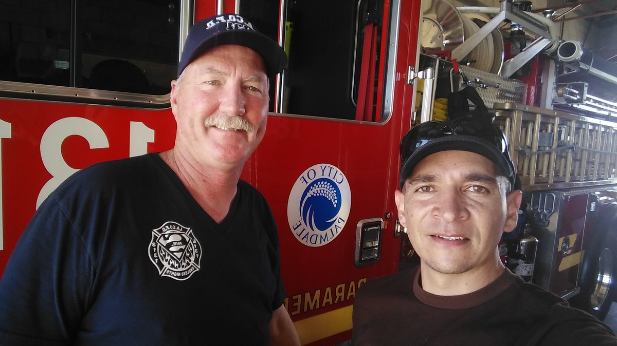 17JCGA's tweet photo. Caminando se llega muy lejos... y ¿a dónde van cansados pies? si el camino no termina. @LAFD thank you #firefighters #LAFD #engine24 #engine37 #engine131 https://t.co/NF8LykUtVV