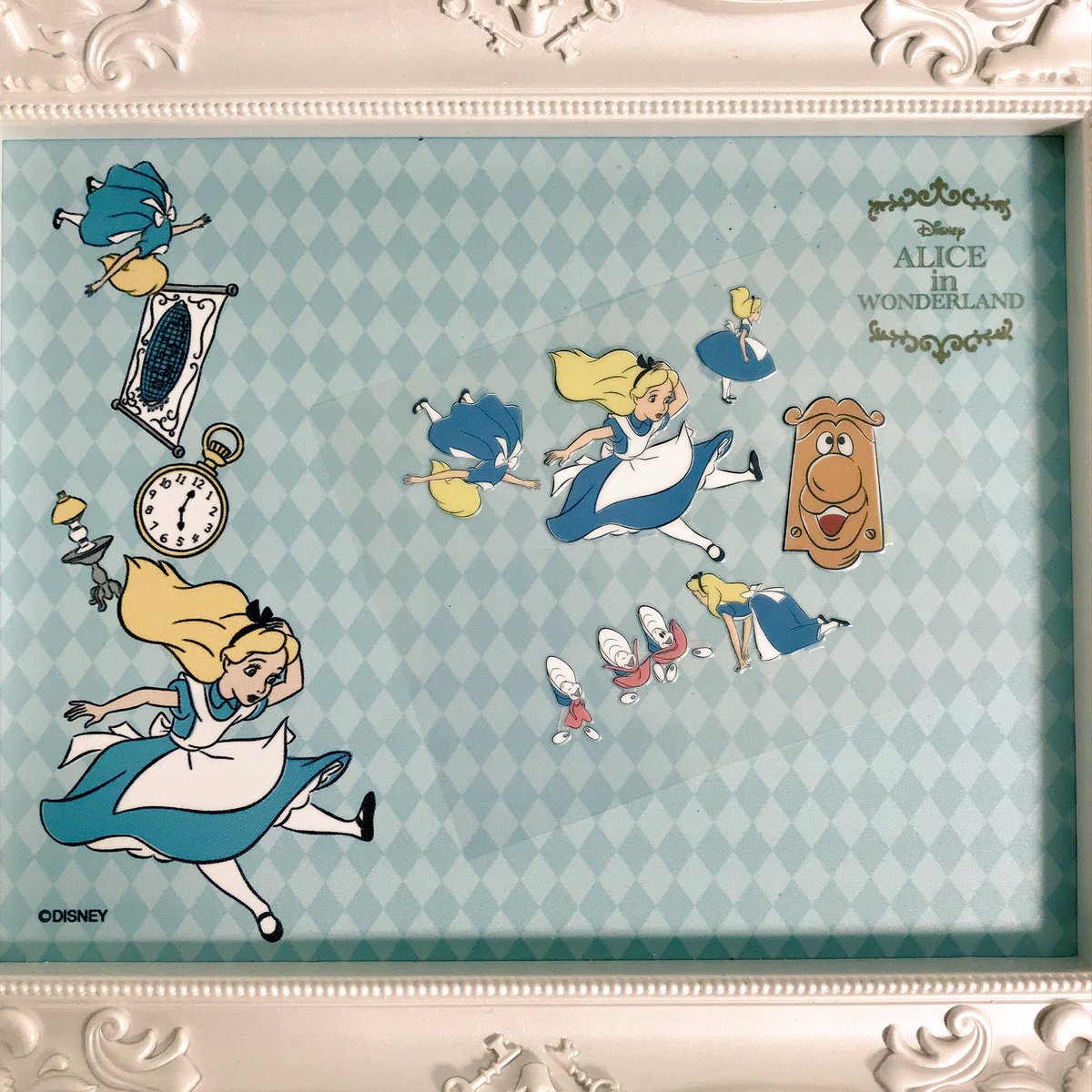 チェルシー Sur Twitter アリスのウォールステッカー 半額になってくれて嬉しい 台紙の絵もとても可愛いので こちらもステッカーにしてもらいたかった アリス ふしぎの国のアリス 不思議の国のアリス ディズニーストア Disneystore