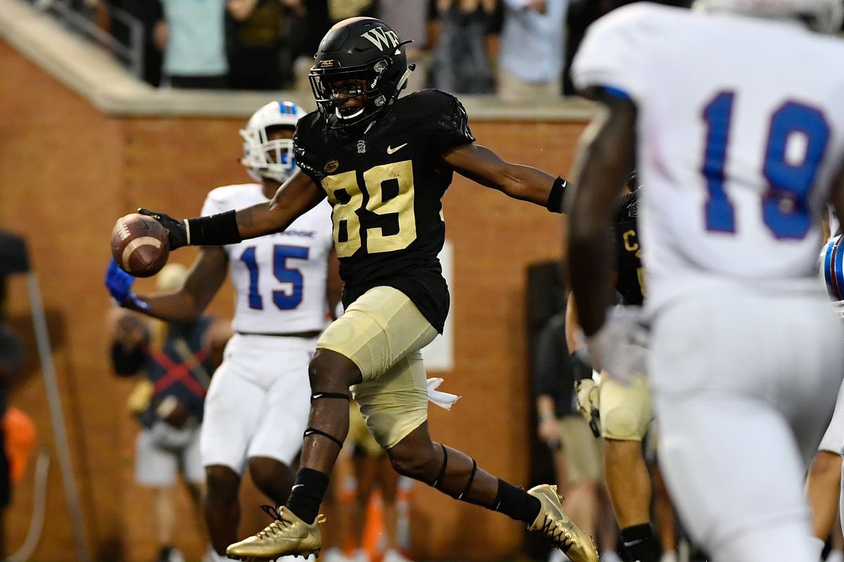 Jaylenmahoney_'s tweet photo. Blessed to earn an offer from Wake Forest! #Godeacs https://t.co/Qd7WTYaJdN
