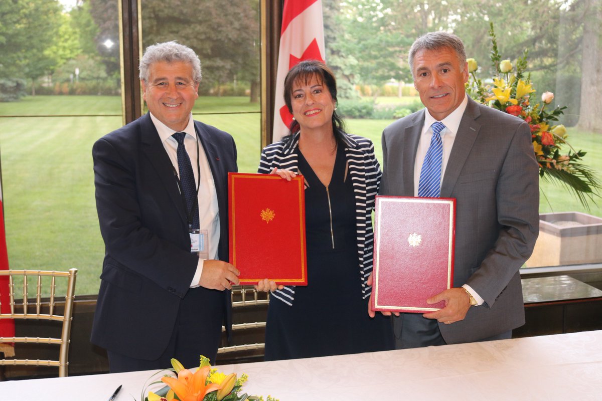 ✍️ Après le succès de l’accord signé en mai 2017, la CPU 🇫🇷 et ACUFC 🇨🇦 renforcent leurs liens et mettent en place un programme commun de #recherche / #mobilité
#Université #Formation #Insertion #Francophonie