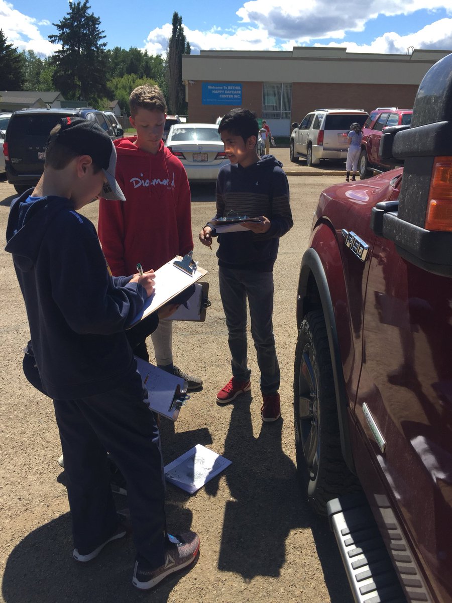 ms_ingram12's tweet photo. Grade 6’s looking at different tire treads &amp; how different fabrics react to flame #grade6fun #learnbydoing #beautifulday @JRoy65 @DrClarkSchool @FMPSD https://t.co/wE2Pn4tDt2