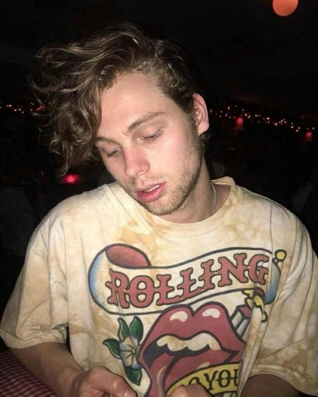 TylerLovesLuke's tweet photo. @Luke5SOS  
Tell me, how do you get that perfect look? Because I am all about it😍 https://t.co/s2t3gIxIK6