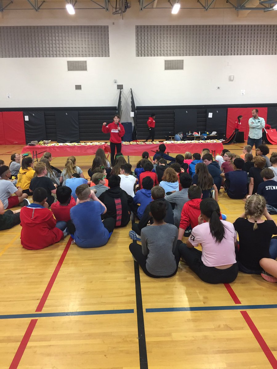 MHSSMustangs's tweet photo. Healthy kids community challenge today with Gr 12 SHSM.  Thank you for your support NGP and Trudeau! https://t.co/3O9wjPyF3e