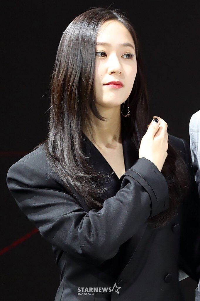 LumosJ_418's tweet photo. 180607 #KRYSTAL ที่งานแถลงข่าวเปิดตัว Audi ที่คริสตัลเป็นแบรนด์แอมบาสซาเดอร์อยู่ ในงาน 2018 Busan International Motor Show
©뉴데일리, OSEN, STARNEWS, mydaily https://t.co/AiulasAN0K