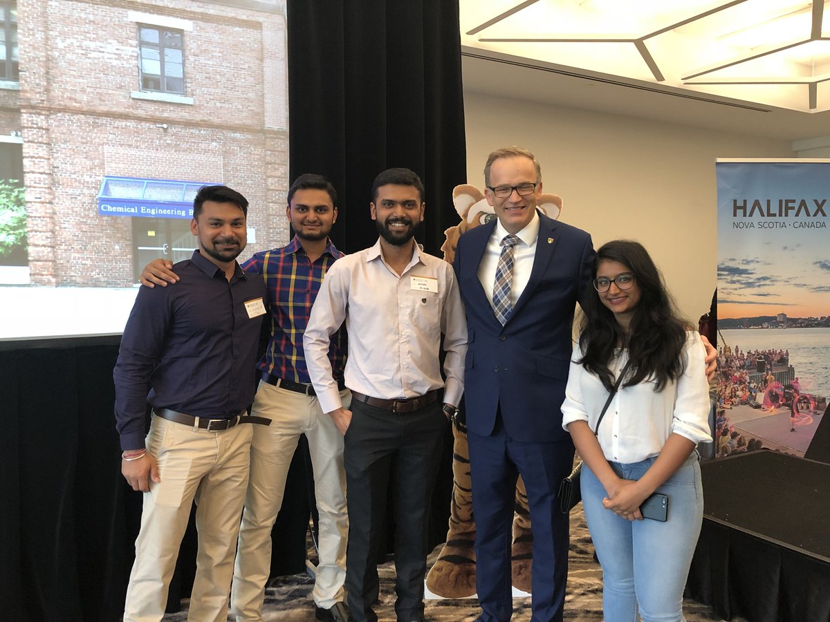 apurv_ec's tweet photo. It was wonderful to be a part of coast to coast Dal200 event. Thank you @DalPres for this pic. #ProudMoment #Dal200 #DalAlumni @Dal_Alumni https://t.co/LDm0LT31jL