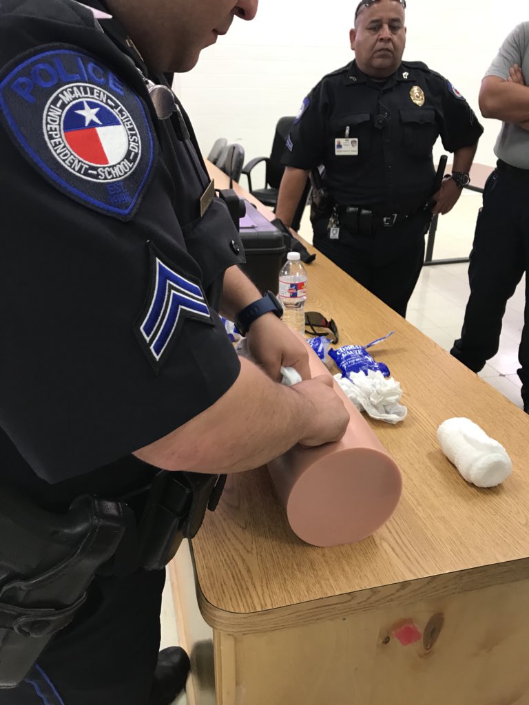adalia_del's tweet photo. Congratulations McAllen ISD police officers learning how to save lives Stop the Bleed training #DistrictOfChampions https://t.co/t95GdIyogl