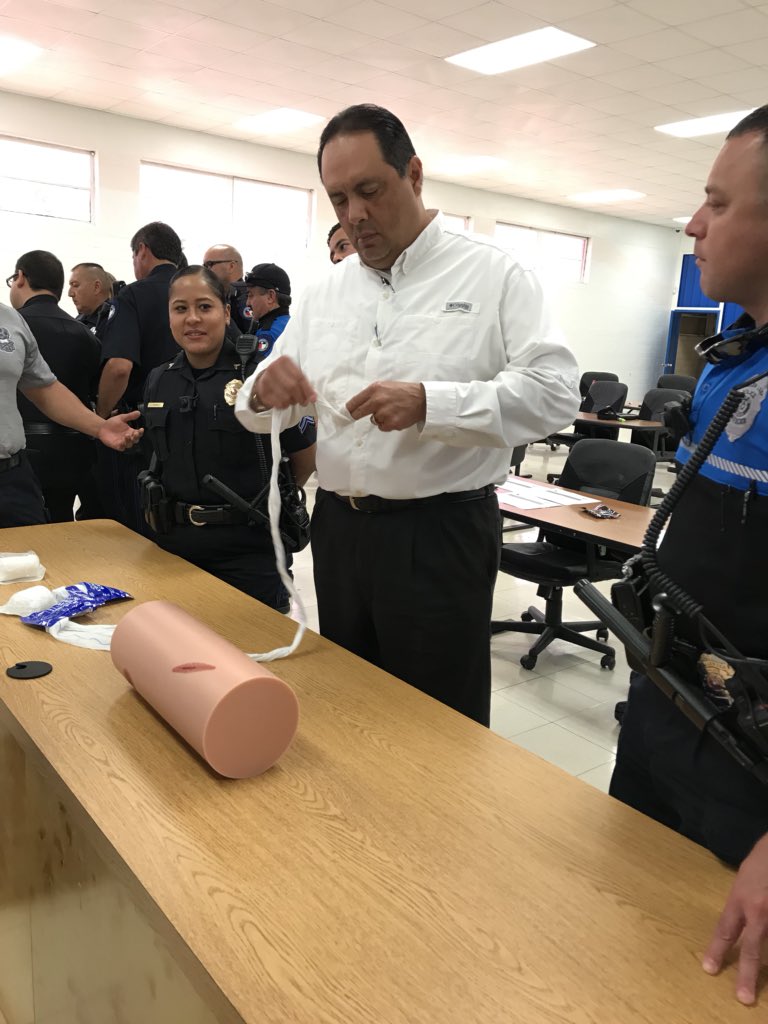 adalia_del's tweet photo. Congratulations McAllen ISD police officers learning how to save lives Stop the Bleed training #DistrictOfChampions https://t.co/t95GdIyogl