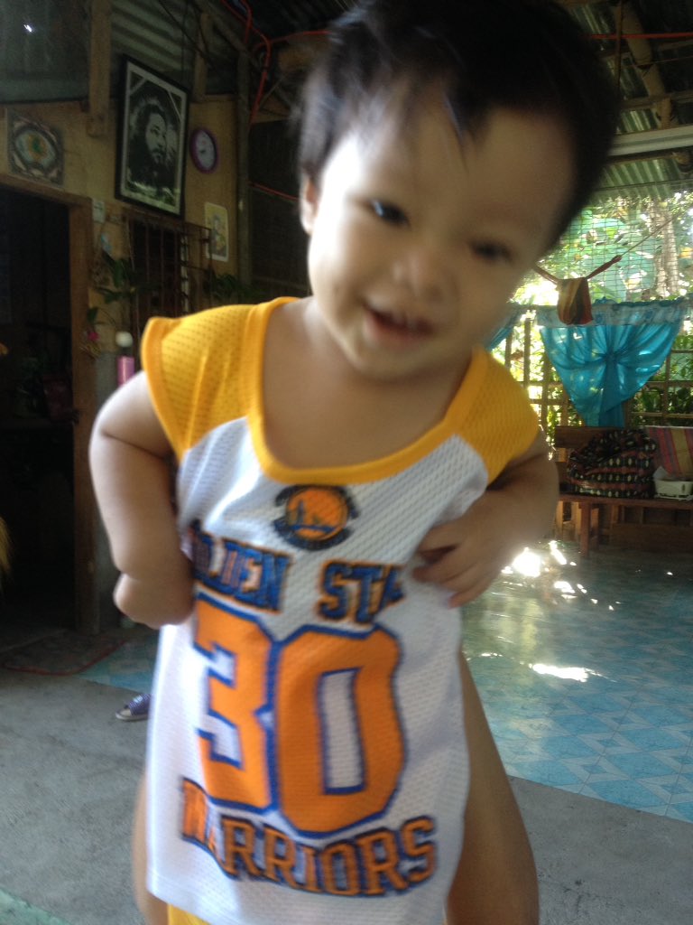 LenizoElla's tweet photo. ,cheering for my team GSW BABY 
#nbaonabscbn https://t.co/ZH4zoO446d