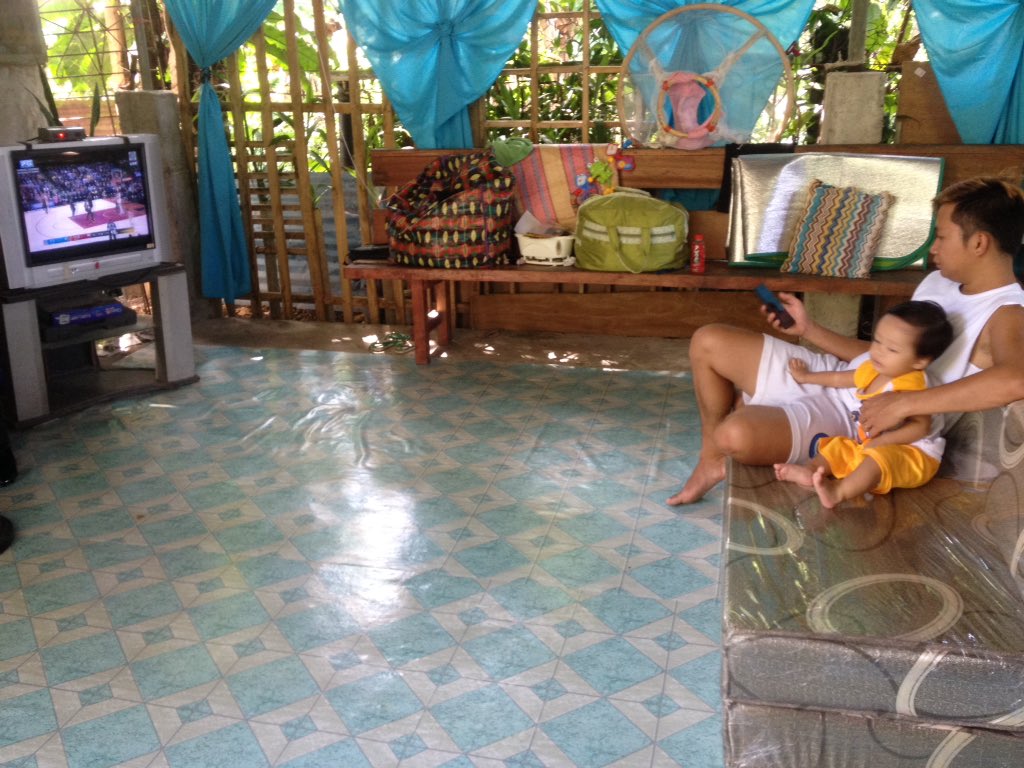 LenizoElla's tweet photo. ,cheering for my team GSW BABY 
#nbaonabscbn https://t.co/ZH4zoO446d