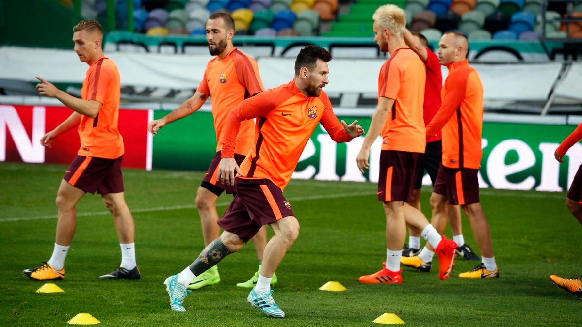 SoccerCoaching2's tweet photo. "I still have a lot of room for improvement.

For example, I want to shoot equally well with both feet"

– Lionel Messi https://t.co/ZRArQwfX0N