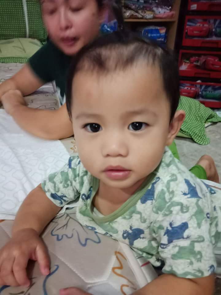 mssyahira's tweet photo. BABY HILANG! Bangun sahur tengok anak sebelah dah takde. Pintu dapur terbukak. Handphone pun kena curi. Tolonglah jangan jadi setan bulan puasa ni. Please spread this. Tolong akak ni cari anak dia. RT please. https://t.co/Ik49gCcAoL