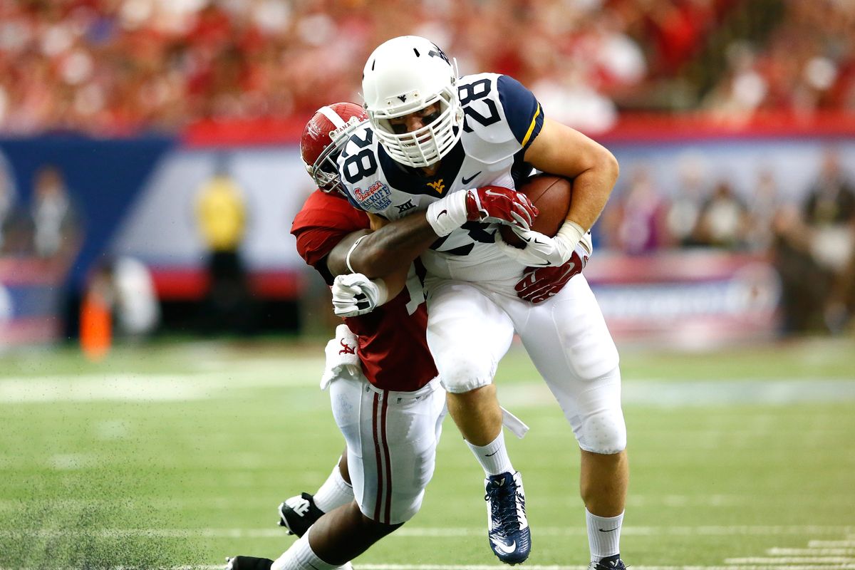 The #Redskins are considering using a FB this season for the first time in years. The front runner? Elijah Wellman. So...who is he?
- 6'2" 243lbs
- Captain at #WVU
- 23 years old
- 3-star recruit out of high school
- Undrafted FA signed 5/2/18
- Ability to factor into pass game