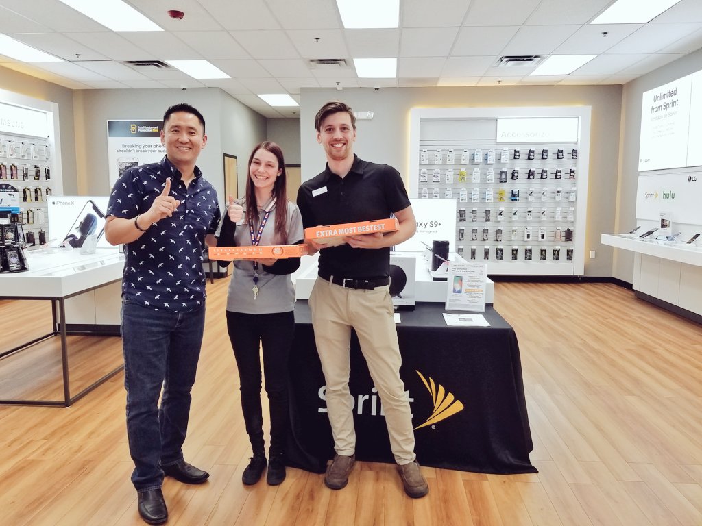 JamesLeeWW's tweet photo. Danielle & Cody are knowledgeable & enthusiastic #SprintFam 🛑by this Saturday: 3105 S. Peoria St, Aurora, CO #CustomerAppreciation Event! @PeoriaSprint #PartnerUp till closing time, so at least I can buy you both dinner from next door! #LittleCaesars #MiniSST Lindsey nice job! https://t.co/IVoWkfIoAV