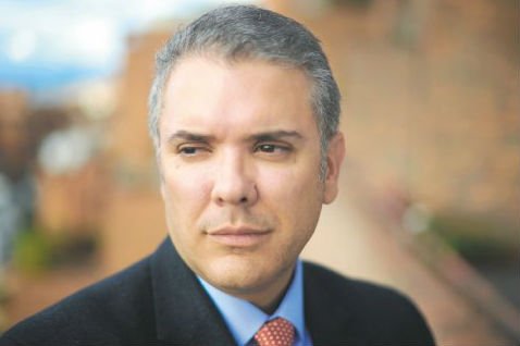 ¿Qué piensa <a href="/IvanDuque/">Iván Duque 🇨🇴</a> sobre las personas LGBTI? El candidato se rodea por personas que han intentado quitarles derechos a las personas LGBTI, como el exprocurador <a href="/A_OrdonezM/">Alejandro Ordóñez</a>, la exfiscal <a href="/MoralesViviane/">Viviane Morales</a> y su fórmula vicepresidencial, <a href="/mluciaramirez/">Marta Lucía Ramírez.</a> bit.ly/2Lu2Yc6