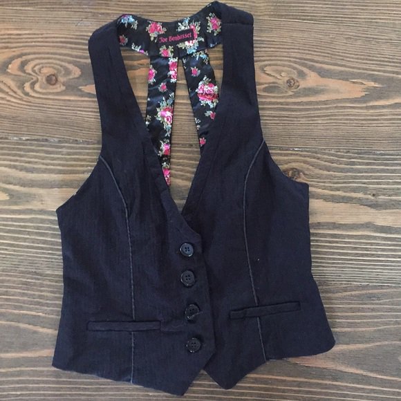 lavenderravenb's tweet photo. So good I had to share! Check out all the items I'm loving on @Poshmarkapp #poshmark #fashion #style #shopmycloset #hollister #express #joebenbasset: https://t.co/0vVZ14gmaq https://t.co/co76nWXkmj