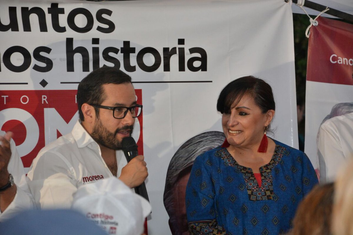 vromog's tweet photo. Platicamos con nuestros amigos de #Tacuba, equipo ganador de candidatos de #Morena #MH acompañados de Enriqueta Portillo Hidalgo descendiente del padre de la patria, con la convicción y responsabilidad de hacer un buen gobierno https://t.co/YxhP1EBpo5