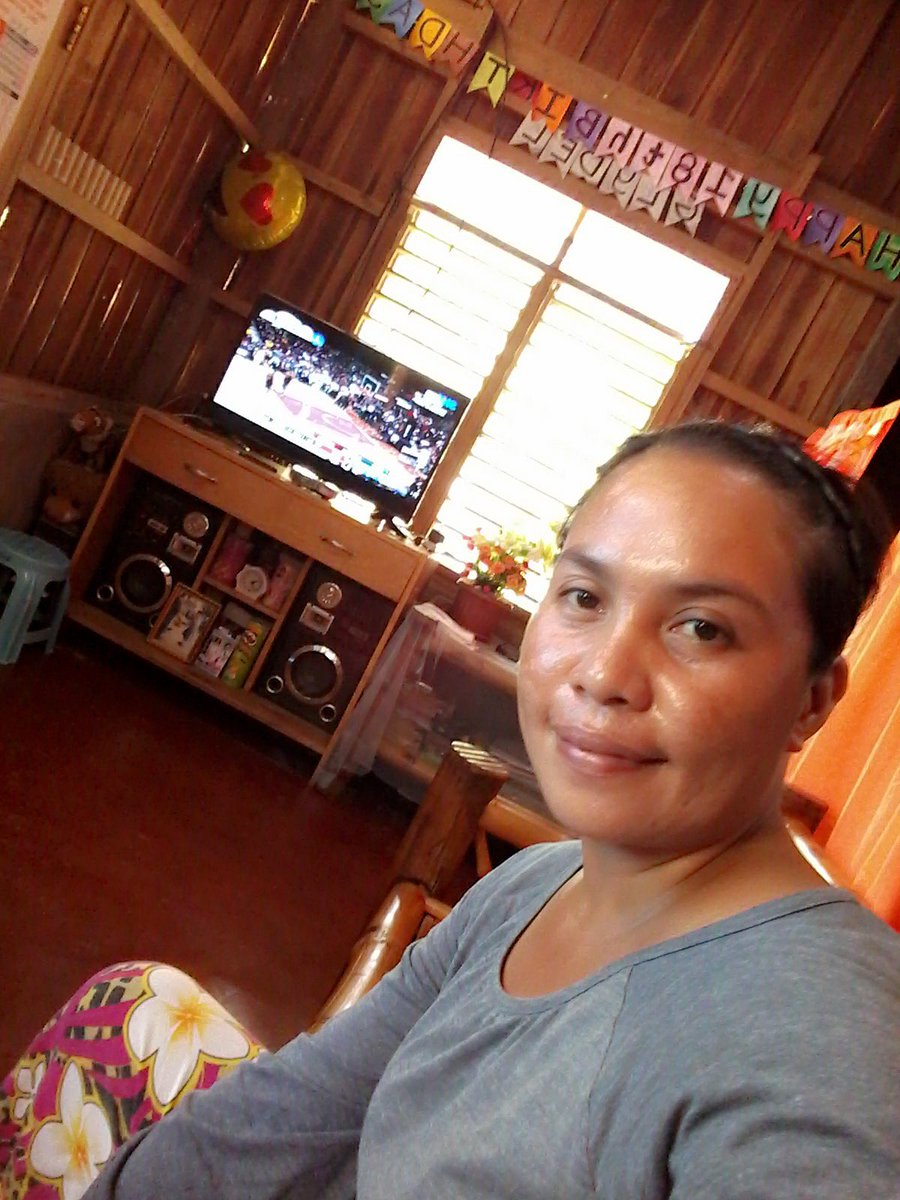 frenzy_EdMay's tweet photo. Watching NBA GAME 3
GO WARRIORS 
#NBAsaABSCBN 
#StephCurry https://t.co/01tWK6iV4i