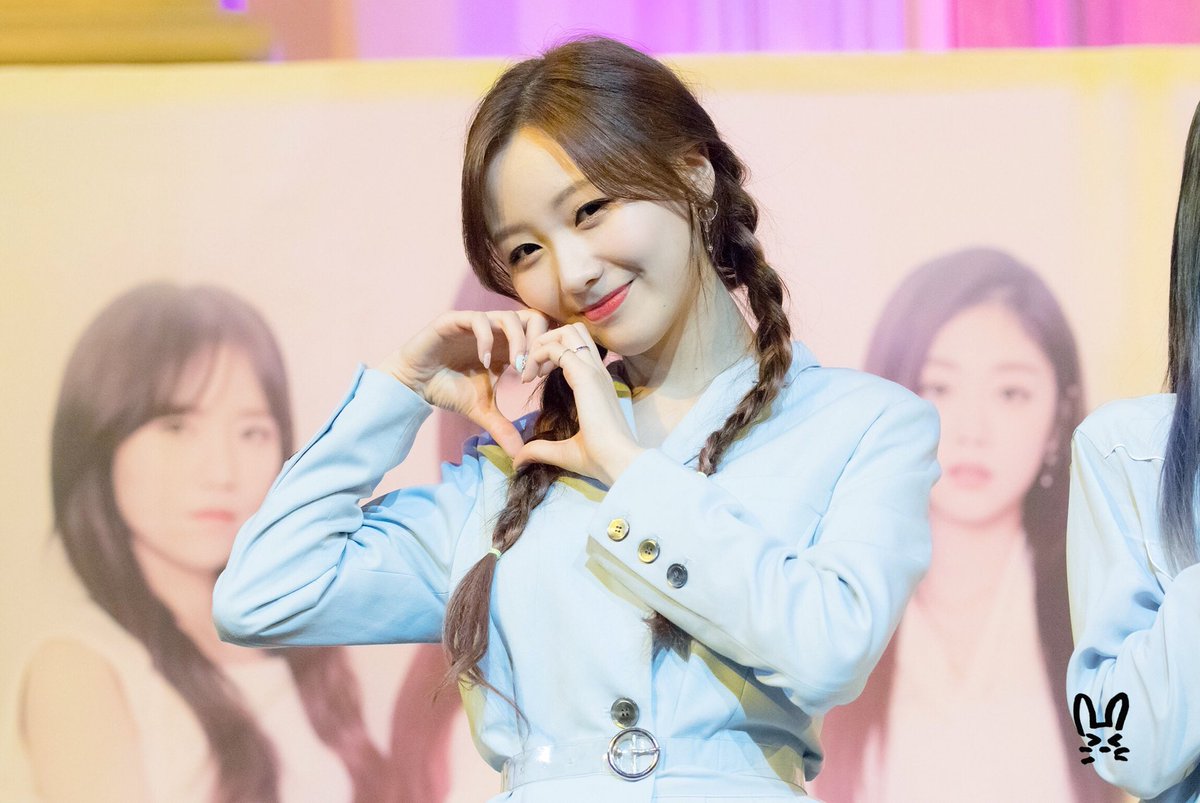 180606 일본 프로모션 🐇 4pic 
#러블리즈 #류수정
#lovelyz #Sujeong