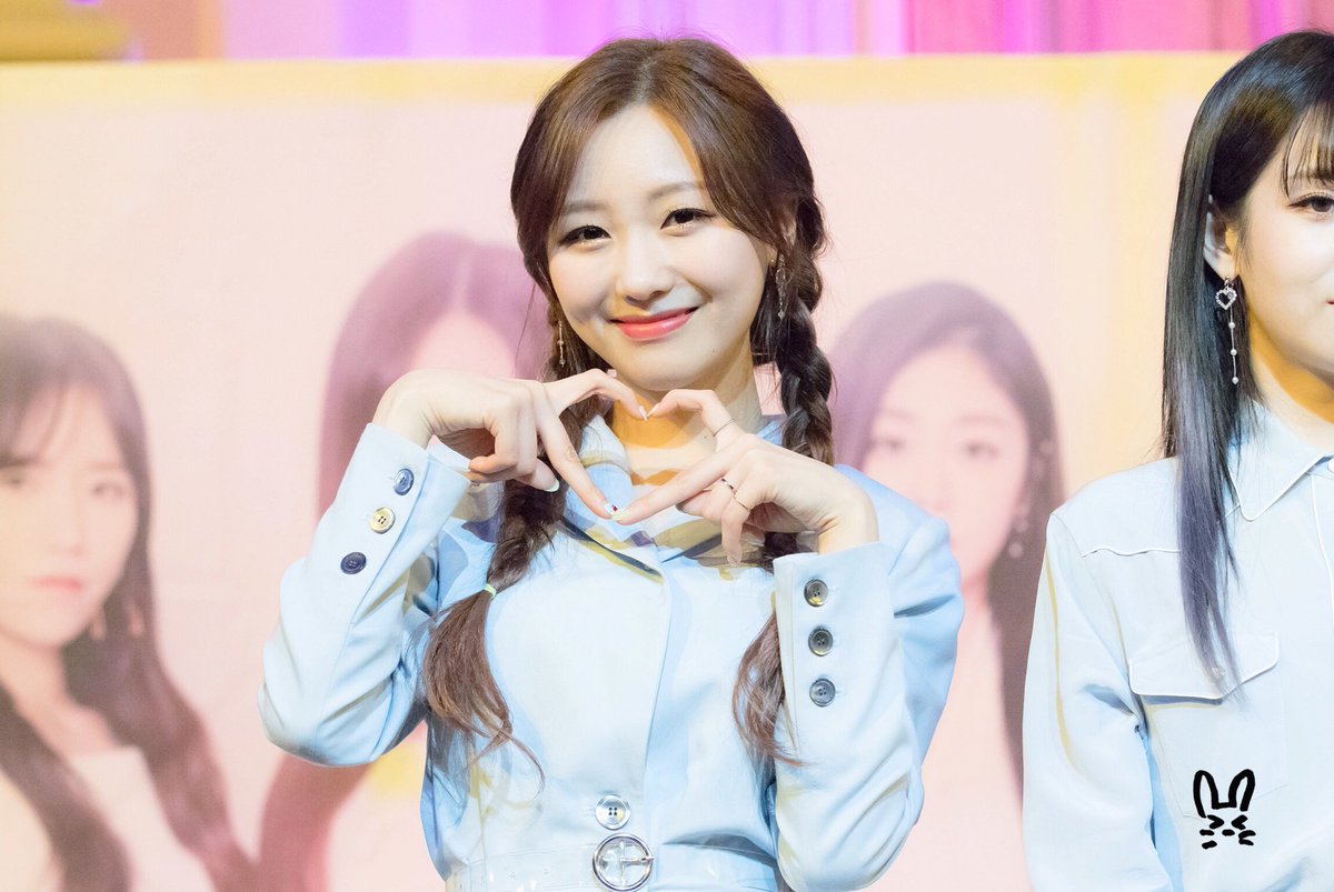 WHITE_RYU_BBIT's tweet photo. 180606 일본 프로모션 🐇 4pic 
#러블리즈 #류수정
#lovelyz #Sujeong https://t.co/ejZeTNOn43