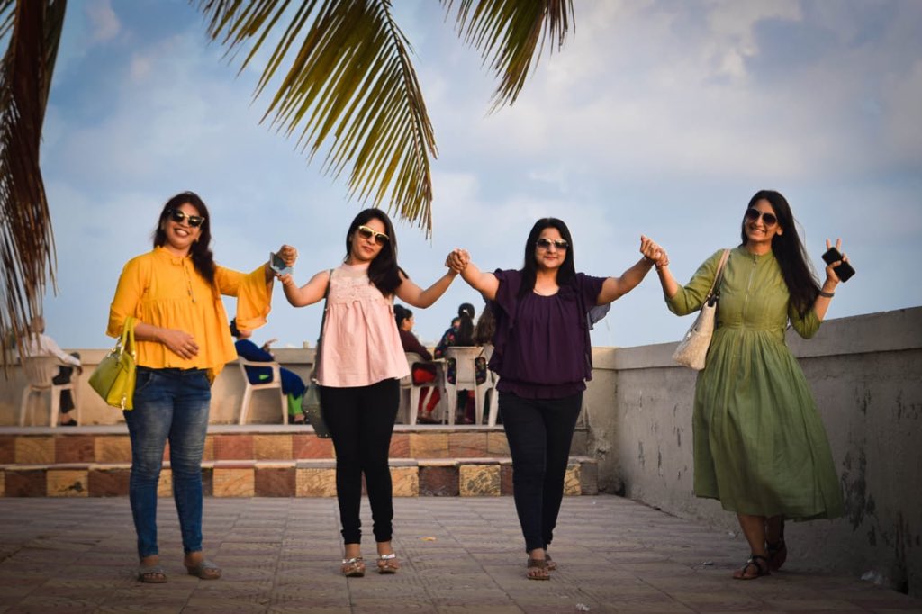 shashi_70's tweet photo. @MiaByTanishq #StyleSquadGoals Design is what We pay attention to most. We look at details and slowly try to also pay attention to balance. We also care about quality because We don't want it to show wear or fall apart. We hold on to clothes And jewellery we like @kavitabokadia @priyu_16 https://t.co/HkcF2sU6sT