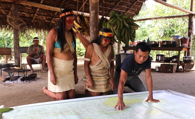 amazonwatch's tweet image. Ecuador: Waorani people map their rainforest to save it buff.ly/2xORPRp #Keepitintheground #EndAmazonCrude
