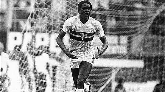 Maior artilheiro da história do <a href="/SaoPauloFC/">São Paulo FC</a> com 242 gols, Serginho Chulapa vestiu a camisa do clube pela primeira vez há 45 anos. O atacante atuou pelo tricolor em 399 jogos.