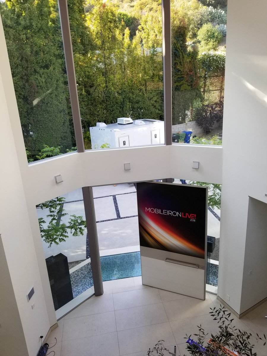 orege's tweet photo. Welcome to @mobileiron Live!, Los Angeles style! #mlive18 https://t.co/S5TIpt0Tlc