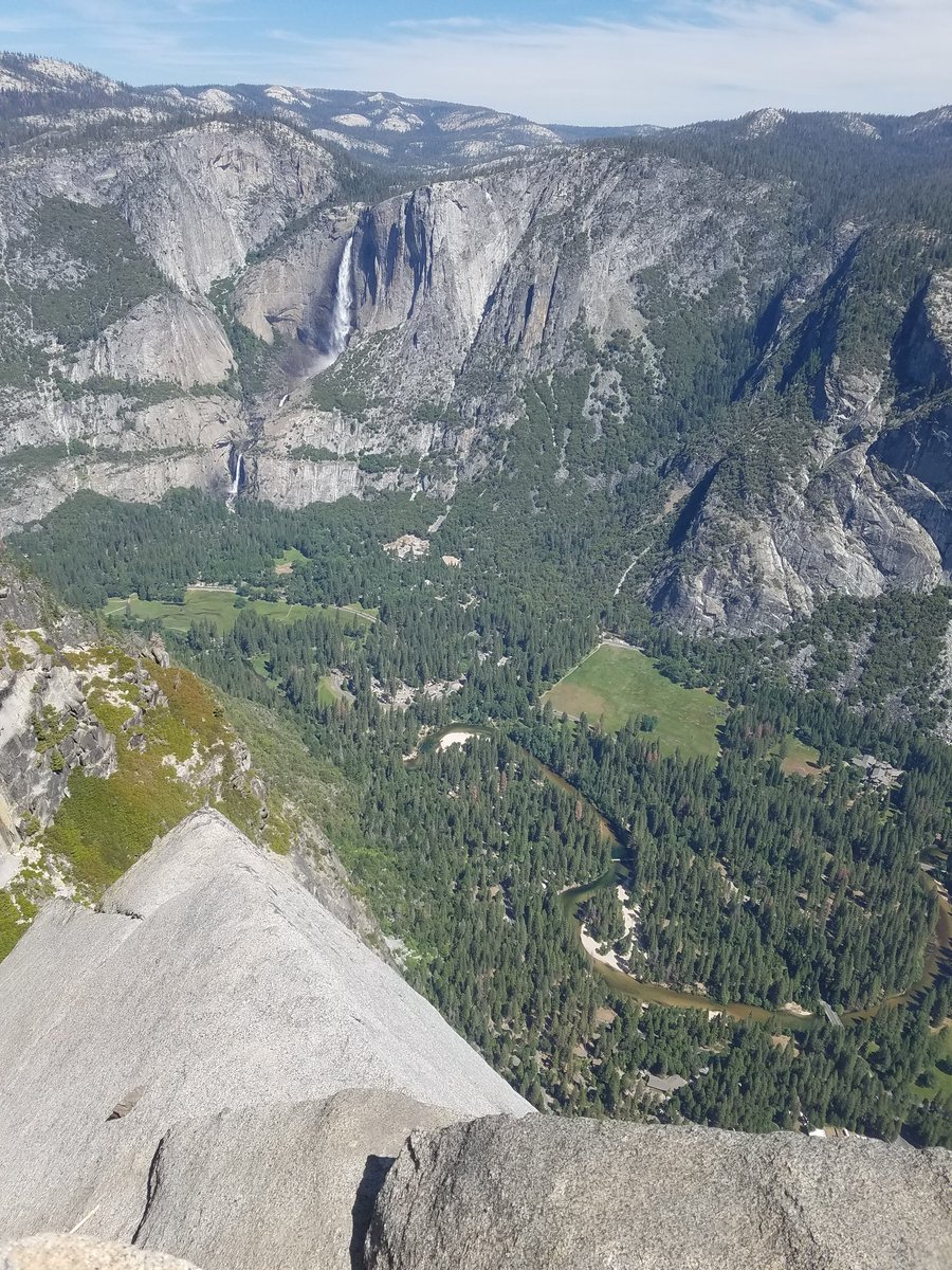MaureenTayse's tweet photo. Taken beginning of day from the trailhead across from Half Dome.  Ended my day down in that valley. 10.5 mi and 32,500 steps later.  Elevation for an Ohioan ain't a walk in the park... #greatday #hopeicanmovetomorrow #becauseitsthere @YosemiteNPS https://t.co/ygqkDQBzBG