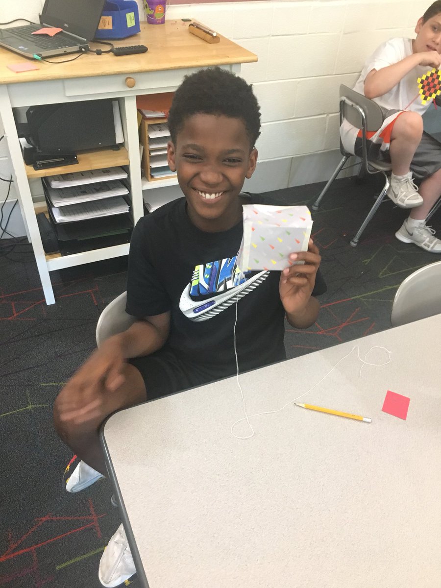 STEMinspired's tweet photo. So many unique kite designs! #wilburinspired #worldcruiseday @lherts https://t.co/pHcow1Zdrr
