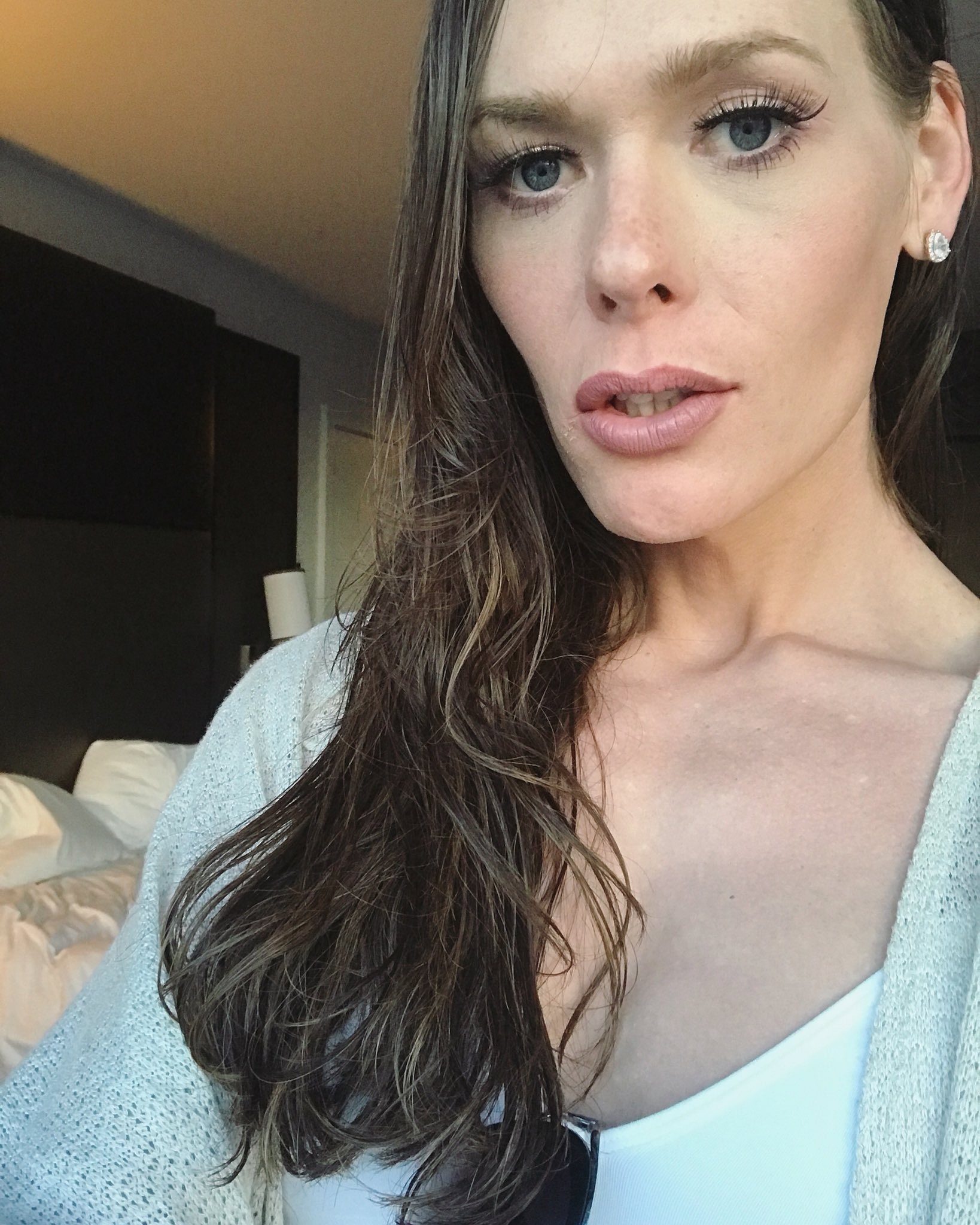 TW Pornstars - 1 pic. Alethia Dreams. Twitter. D-S-L 👄👅💋. 3:37 AM - 7 ...