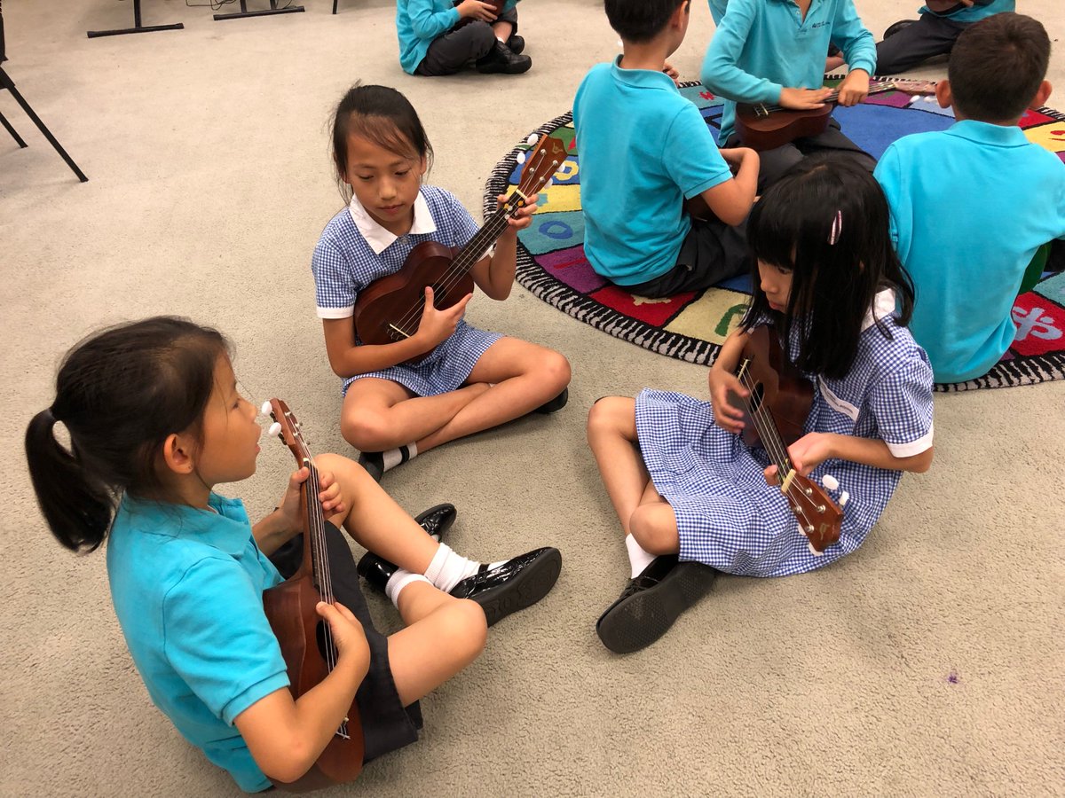NAISPudongMusic's tweet image. Year 4 learning 12 bar blues on ukelele as part of our 'improvisation' topic #NAEJuilliard #music #NAISPudong #BlueMonk