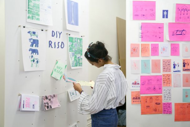 International designers! 
Residency opportunity to work within the brilliant Rabbit Road Institute <a href="/RabbitsRdPress/">Rabbits Road Press</a> <a href="/oomkzine/">OOMK</a> and the V&amp;A archives. 
vam.ac.uk/blog/artists-r…