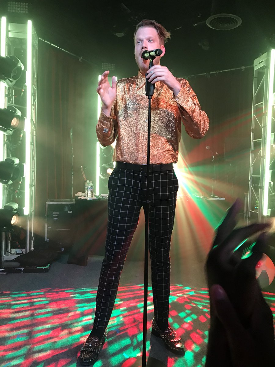 SHFashion17's tweet photo. When you flawlessly combine @gucci with @topman! 😄😍
📸 @tokiosoul483
@scotthoying
#scotthoyingfashion #SFDAL #TBT #FUTUREFRIENDSTOUR https://t.co/rsrNkUGXst
