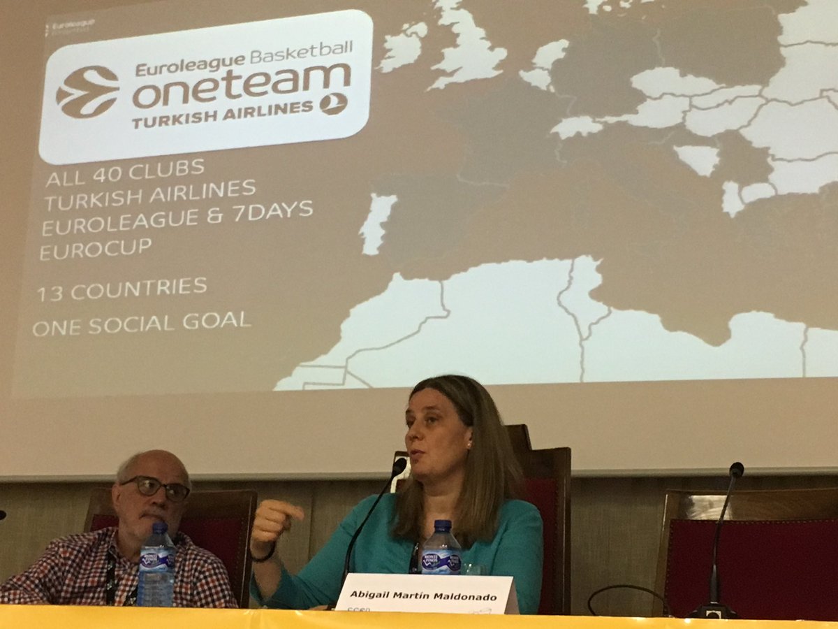 agiisd's tweet photo. Abigail Martín nos explica el programa social #OneTeam de la #euroliga #euroleague #CSRsport #RSCdeporte #CIED9Malaga https://t.co/AdQFAVc58k