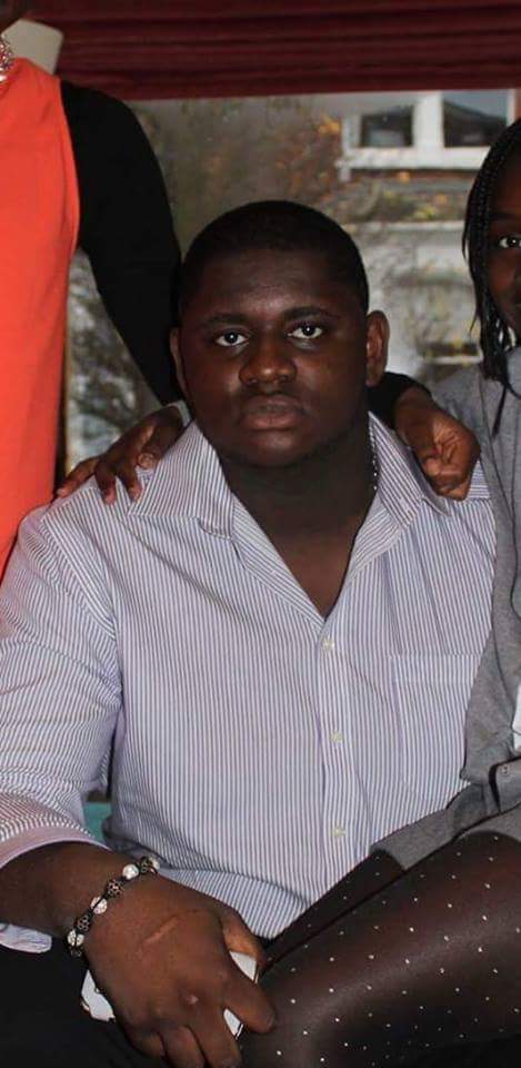 VertRougeJaune's tweet photo. MARC FOE : LE VERDICT 
Marc Foé fils du défunt footballeur Marc-Vivien Foé, a été condamné mercredi à cinq ans de prison ferme. Le jeune homme et son complice avaient séquestré un prêtre du diocèse de Lyon pour voler l’argent de son presbytère.
Le prêtre leur a accordé son pardon https://t.co/kRXMLH0zaC