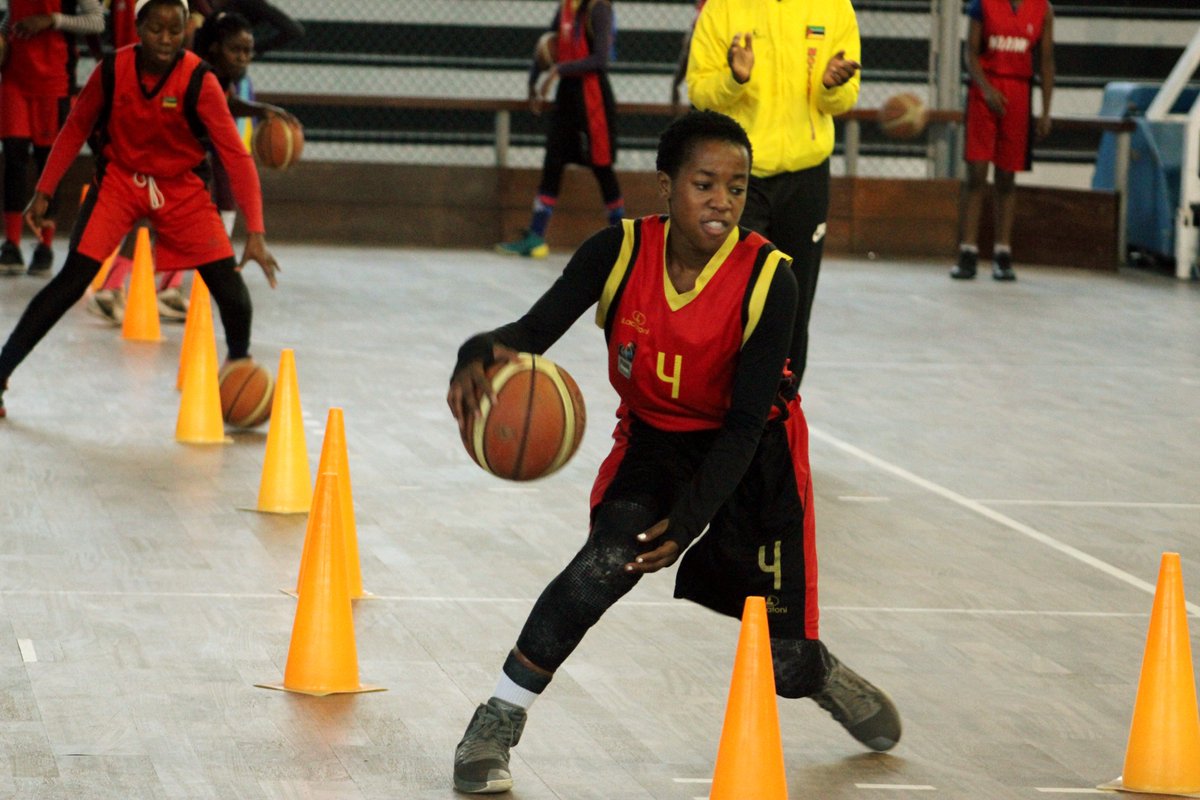 Femba18's tweet photo. Campeonato Africano Sub 18, Maputo 2018 (29 de Julho -5 de Agosto)
Treinos da Guerreiras do 18, Quinta-feira 7 de Junho
APOIA AS GUERREIRAS DO 18
#Fiba
#Fmbasquetebol
#FIBAU18AFRICA https://t.co/67aN41kmT8